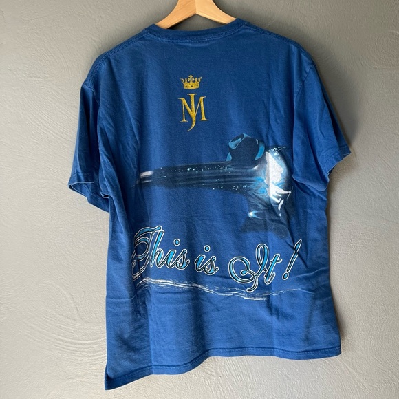 *Rare* Michael Jackson “This is It” Memorial Tee Sz L - Picture 2 of 5